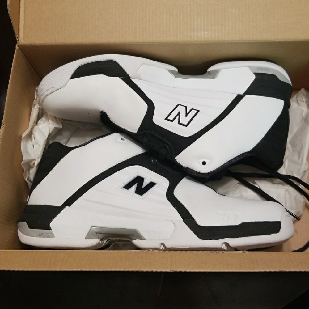 New balance basketball shoes